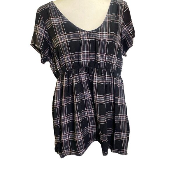 Torrid Peplum Cross Back Rayon Flannel Blouse 1 1X 14-16 Black White Pink Plaid - Picture 1 of 7